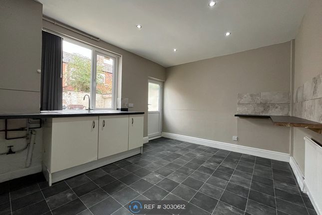 Elizabeth Street, Hope Carr, Leigh photo 5