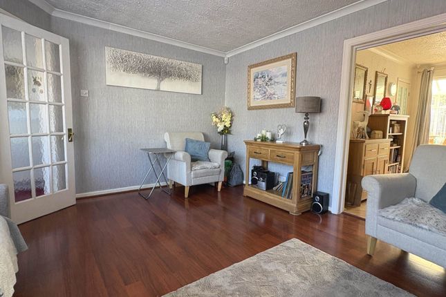 15, Huntingdon Avenue, Oldham photo 4