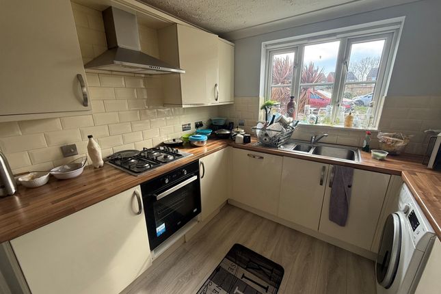 29, Redwing Close, Peterborough photo 3