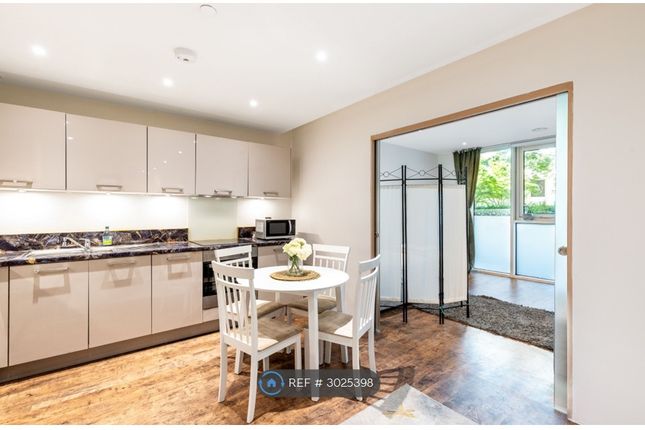 Apartment, Valetta House Queenstown Road, London photo 3