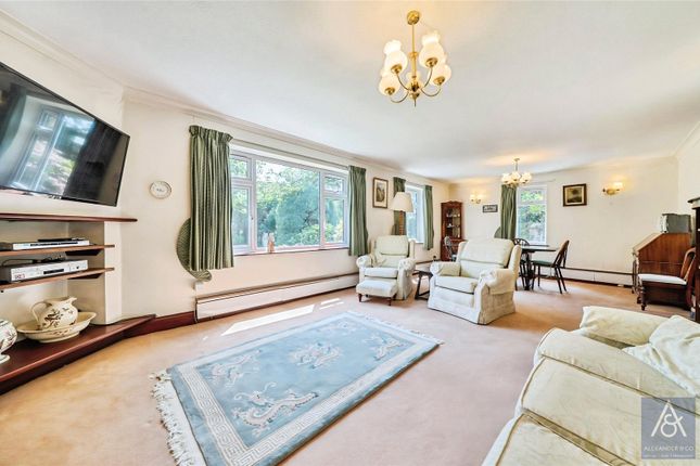 Burrell Lodge, 4, Hinton Road, Northamptonshire photo 2