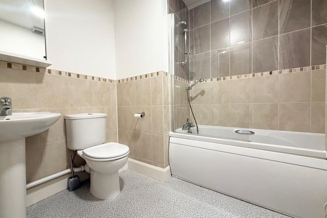 2, Farsley Beck Mews, West Yorkshire photo 5