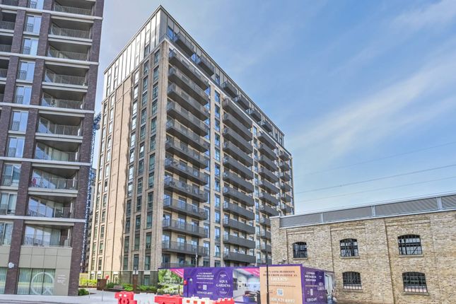 Thumbnail Flat for sale in Queens Cross, Royal Docks