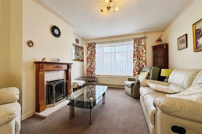 62, Field Way, Hampshire photo 4
