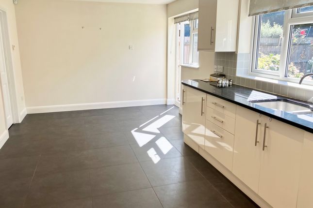 16, Hawthorn Way, St.albans photo 3