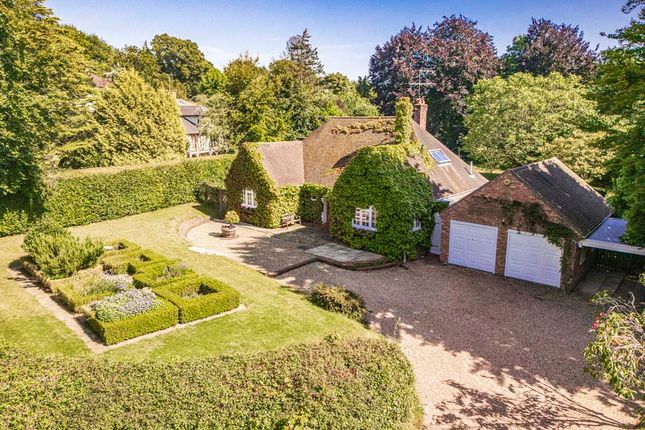 Thumbnail Detached house for sale in Beechcroft, Goring On Thames