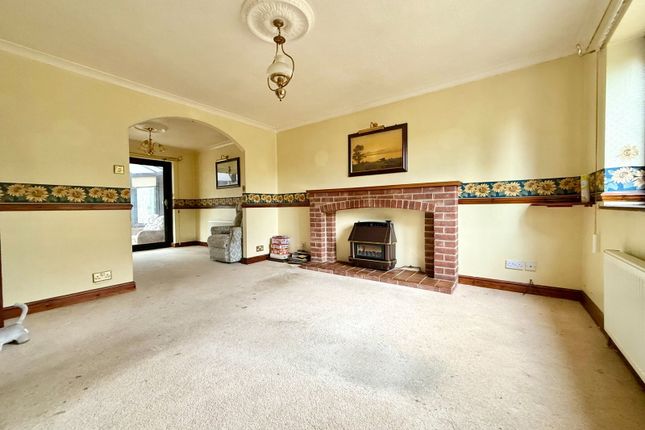29, Borough Close, Stonehouse photo 2
