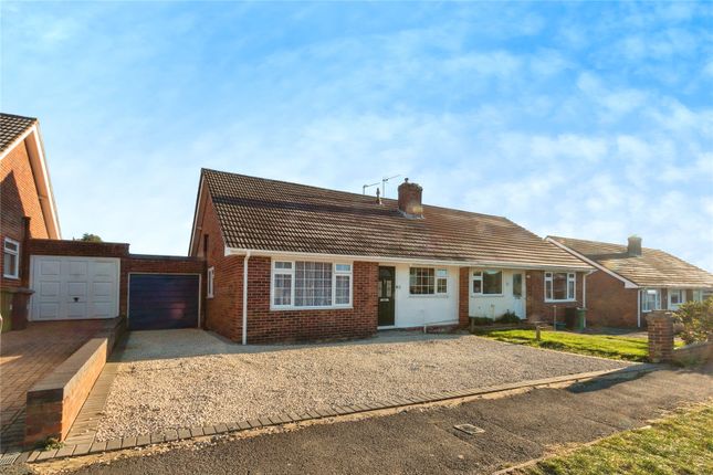 Thumbnail Bungalow for sale in Glendale Road, Tadley, Hampshire