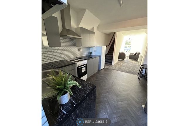 A Northenden Road, Sale photo 3