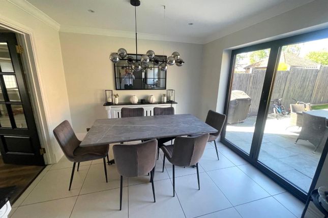 Dining Area 1.Jpg