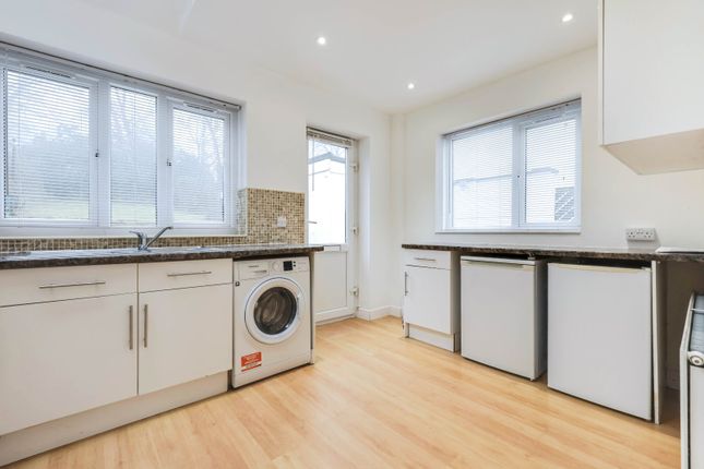 80, Hillcrest Rise, West Yorkshire photo 4