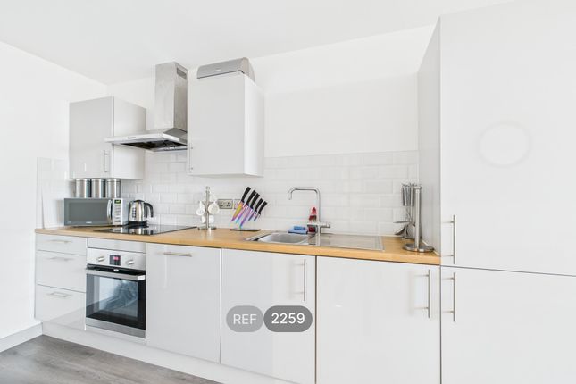 Kitchen &amp; Living Area