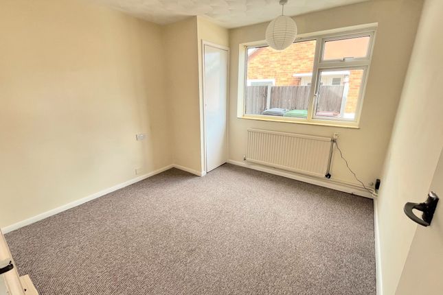 48, Salisbury Road, Peterborough photo 3