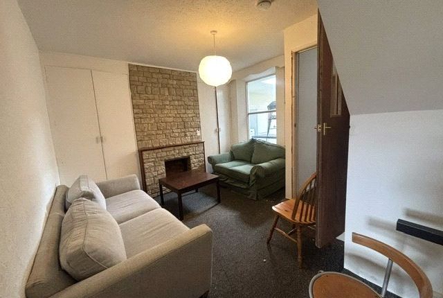 Room 1, 22, Caledonian Road, Bath photo 2
