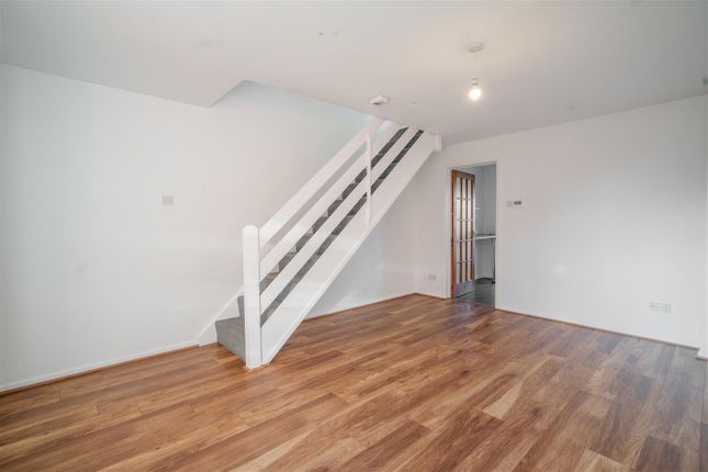 Calverley Mews, Cheltenham photo 3