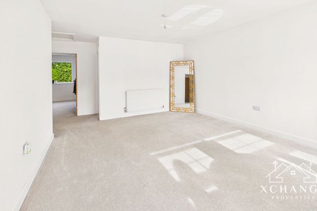 50 Golf Drive, Nuneaton photo 2