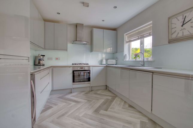 20, Halletts Road, Taunton photo 3