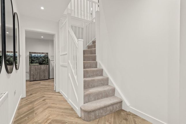 37, Kenny Drive, Maddiston photo 2