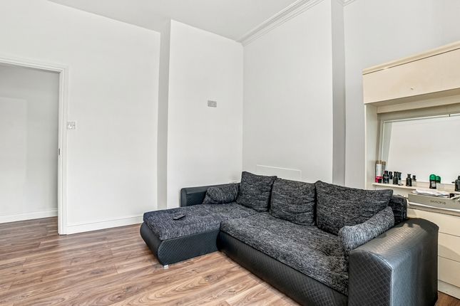 563b, Green Lane, ILFORD photo 3