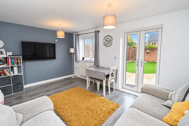136, Jubilee Drive, Church Crookham photo 3