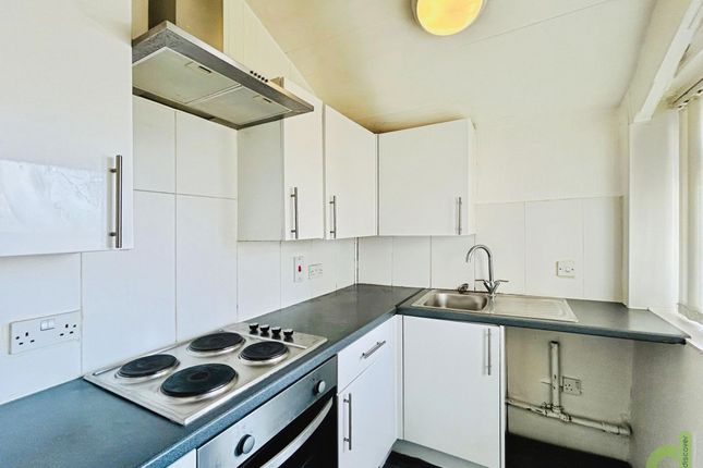14 Frederick Street, Barnoldswick photo 5