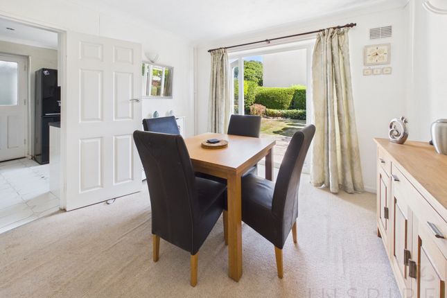 24 Buckmans Road, Crawley photo 3