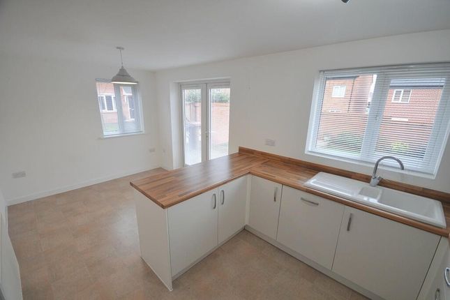 8, Walden Close, Derby photo 5