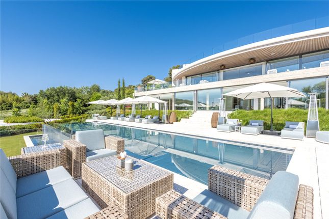 Property for sale in Villa Vela, El Mirador, La Reserva, Sotogrande