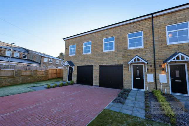 Mews house for sale in Melbourne Gardens, Rosegrove Lane, Burnley