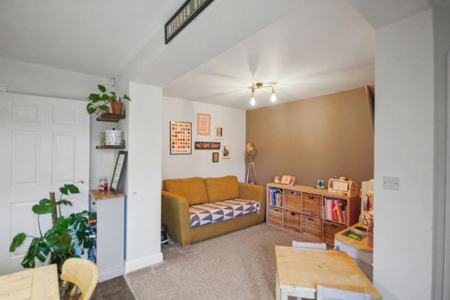 3, Orton Close, Kettering photo 5