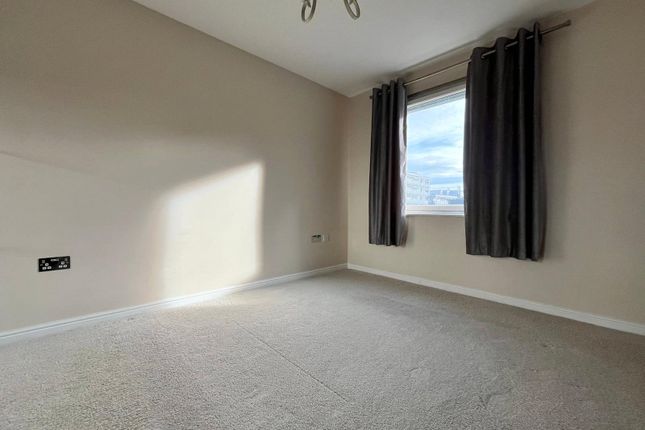 Flat 309, The Blenheim Centre,, Prince Regent Road, Hounslow photo 4