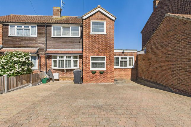 50, Laburnum Drive, Chelmsford photo 4