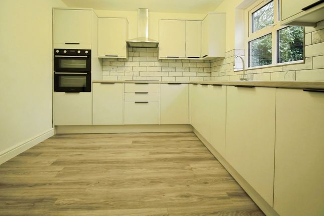 12, Land Lane, Cheshire photo 2