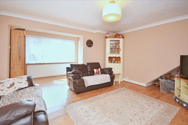 18, Northfield Avenue, Ringstead photo 4