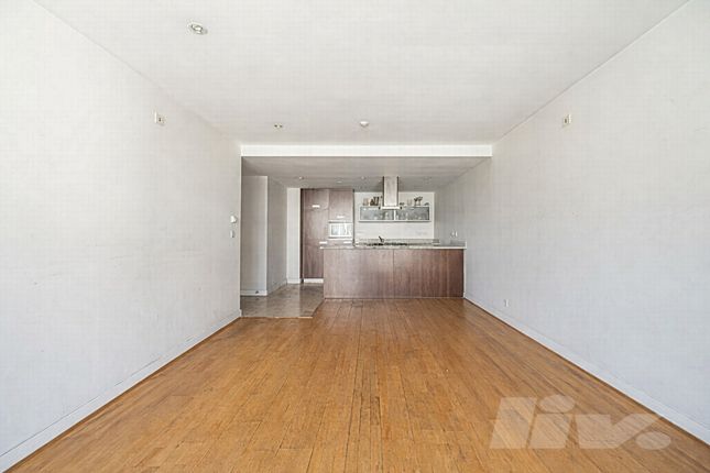 32 52, Lymington Road, London photo 4