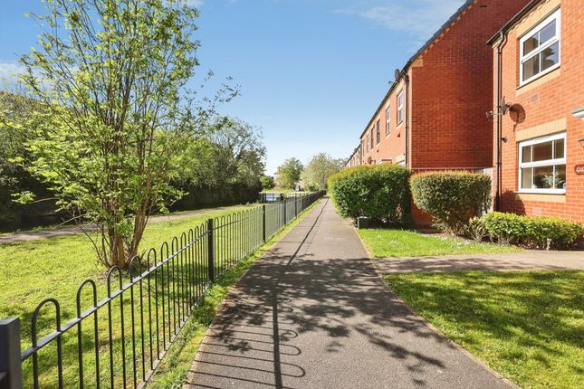 39, Brythill Drive, Brierley Hill photo 3