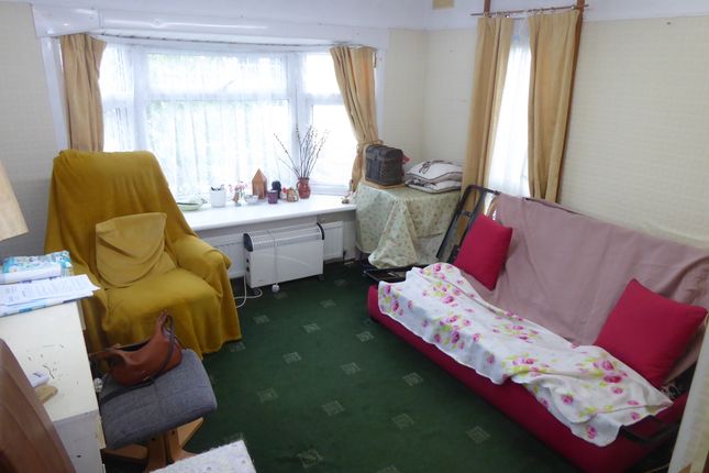 7, Abridge Park, London Road, Romford photo 4
