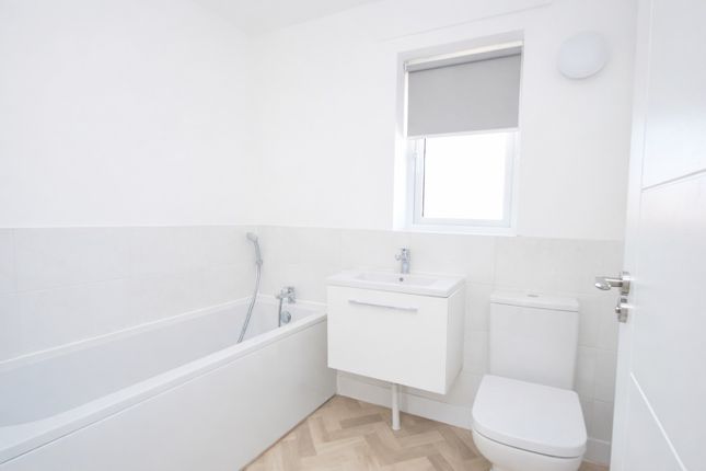 9 Mercury Crescent, Langley Park Way, CHIPPENHAM photo 5