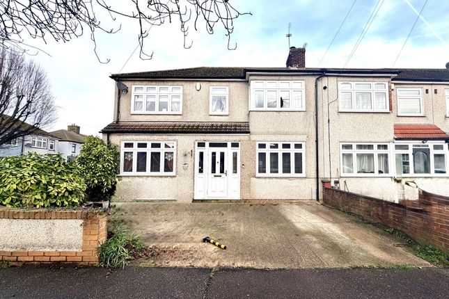 4-bed terraced on 36, Castle Avenue, Rainham, £600,000