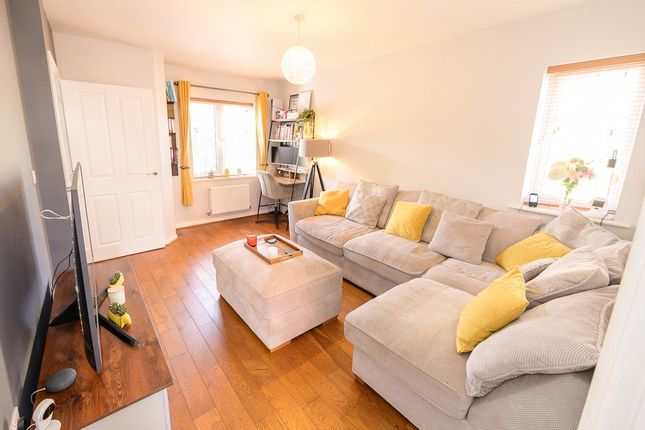 11, Teasel Close, Bristol photo 2