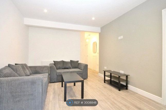 Osborne Road, Egham photo 3