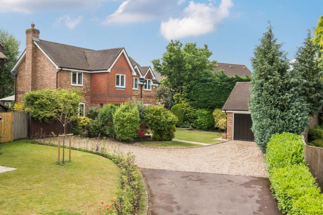 5 Hoggarth Close, Petersfield photo 3