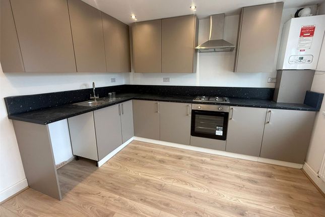 Flat 4, Sutton Lane, Slough photo 3