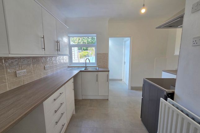 112, Leesland Road, GOSPORT photo 4