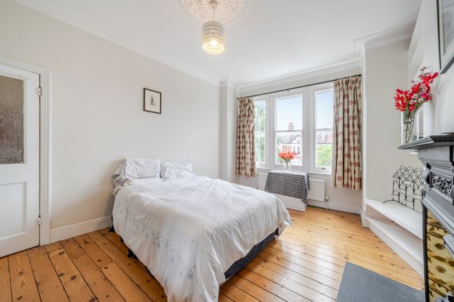 31, Salford Road, London photo 4