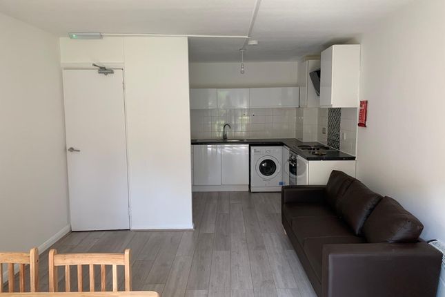 169 Portland Road, London photo 3
