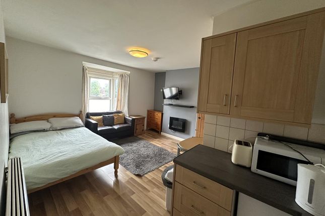 Room to rent in Buffery Road, Dudley