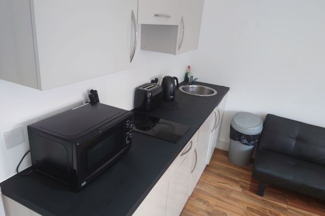 Flat to rent in Saint James's Road, London