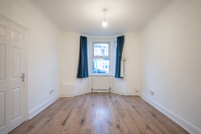 15, Pelham Road South, Gravesend photo 3