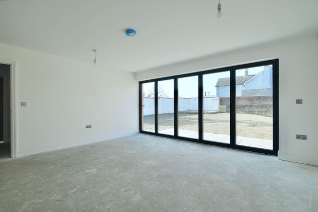 2, Manor Farm, Huntingdon photo 2
